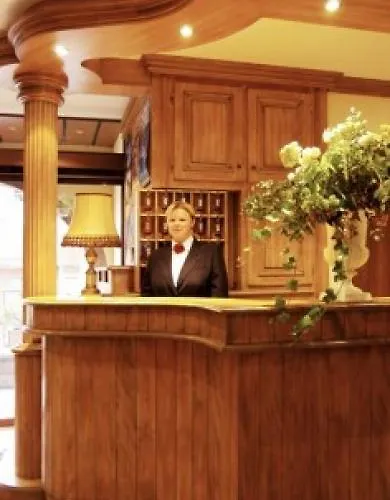 ホテル レジデンス デ シャトー 3*